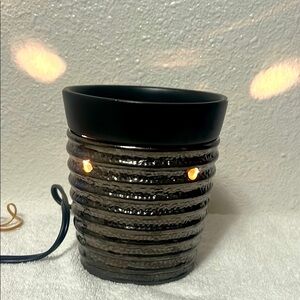 Scentsy Warmer Full Size Retired Eclipse Metallic and black DSW-ECLP 2009